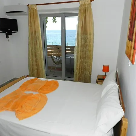 Mare Hotel Himare Room photo