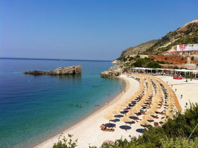 Mare Pensionat Himare